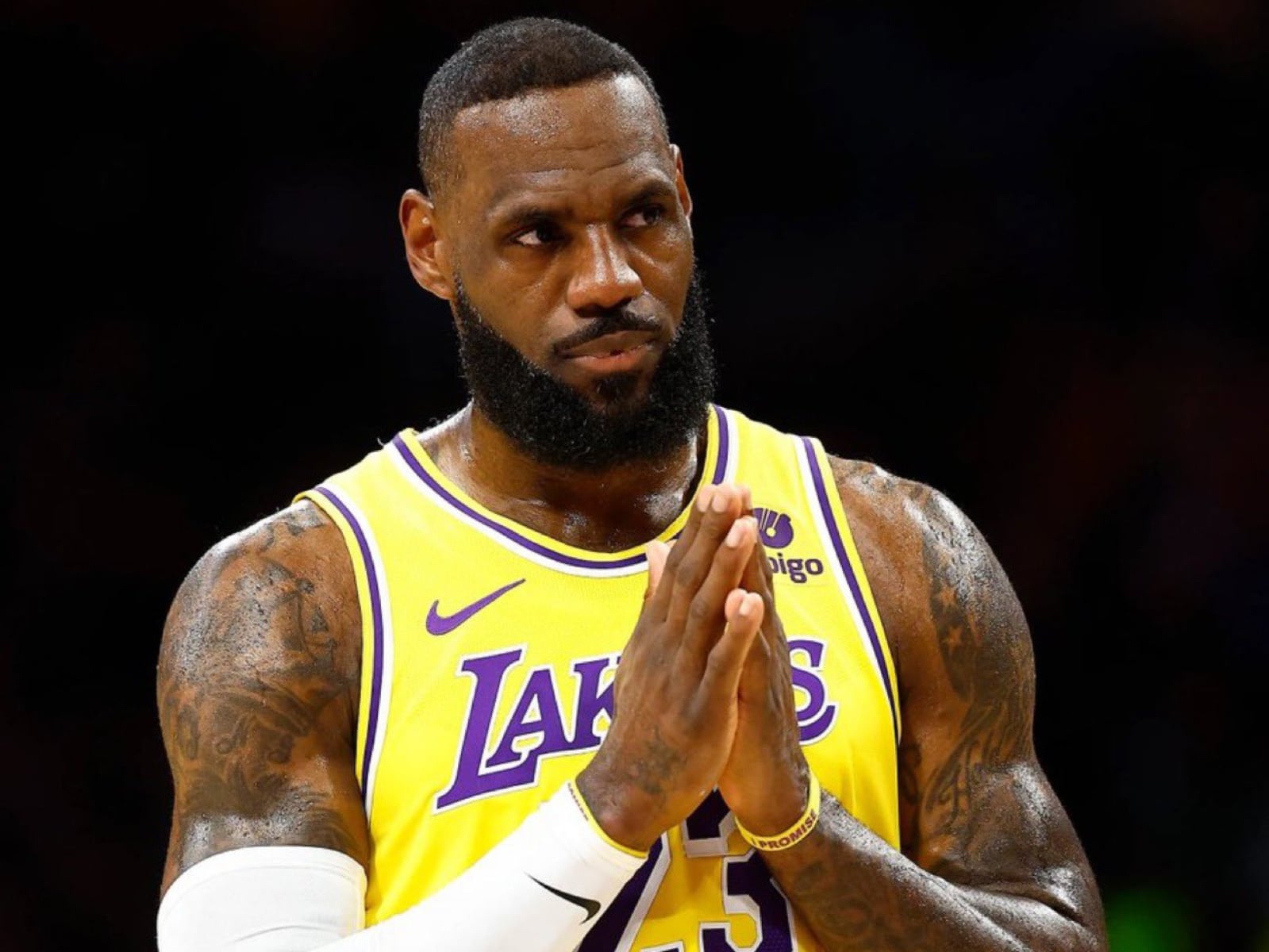 NBA／詹皇「無私致勝助攻」八村壘絕殺暴龍！連續 1297 場得分上雙紀錄正式中斷！