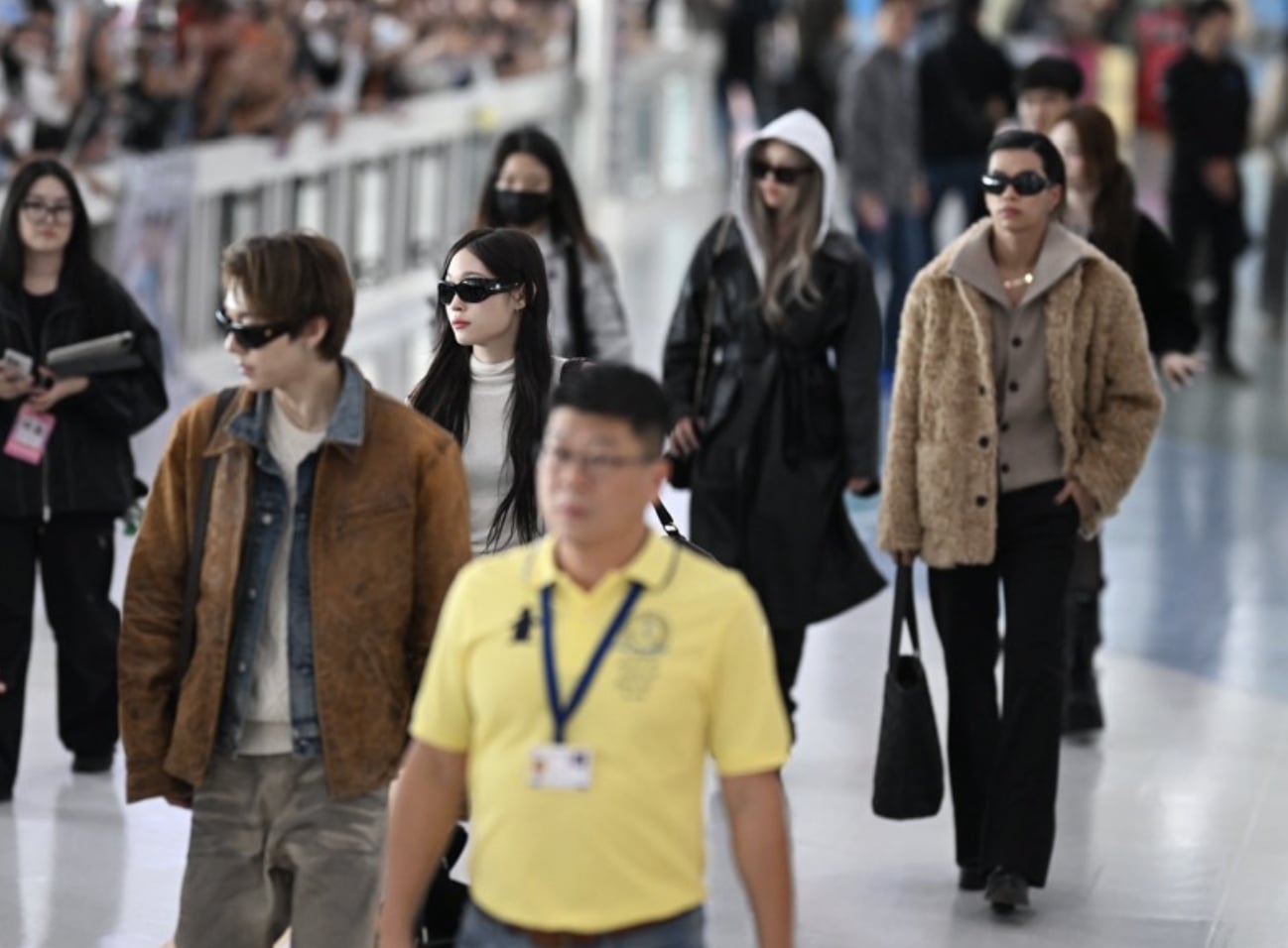 AAA 頒獎典禮高雄登場！韓星雲集機場百人暴動飯店訂房率破 9 成！