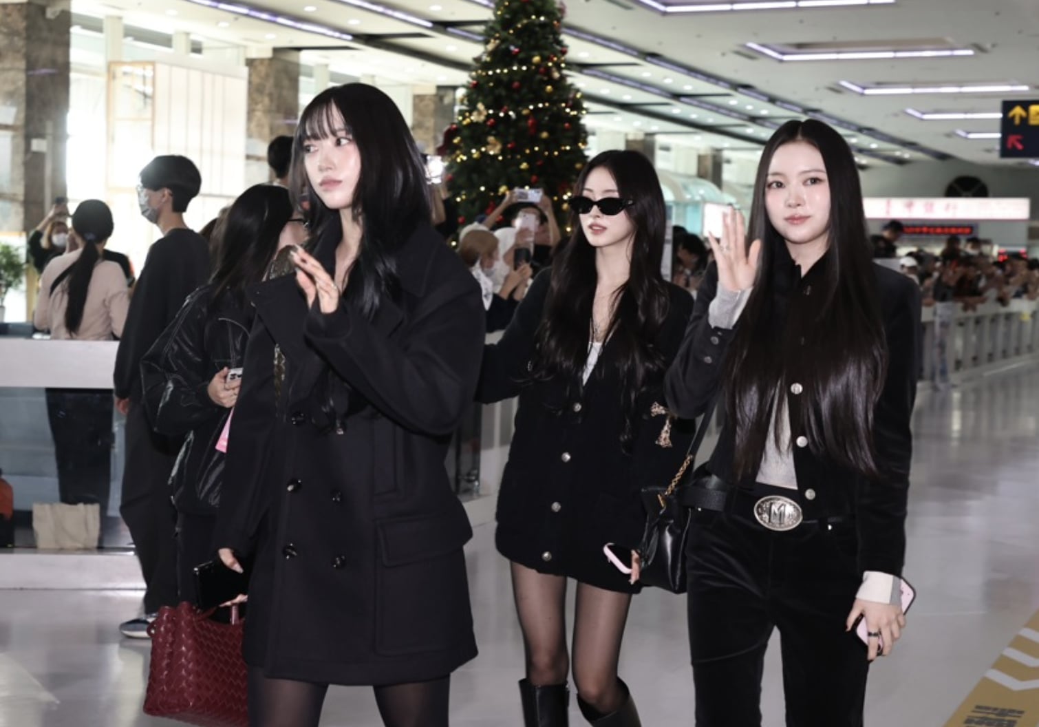 AAA 頒獎典禮高雄登場！韓星雲集機場百人暴動飯店訂房率破 9 成！