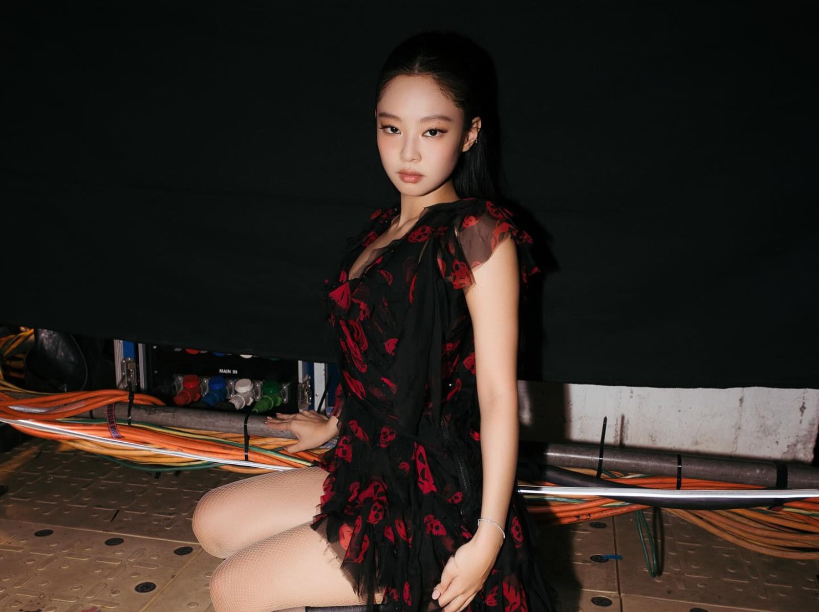 BLACKPINK 演唱會 Jennie 身高 163 神級造型全解析！「這件」2000 元就能買到！