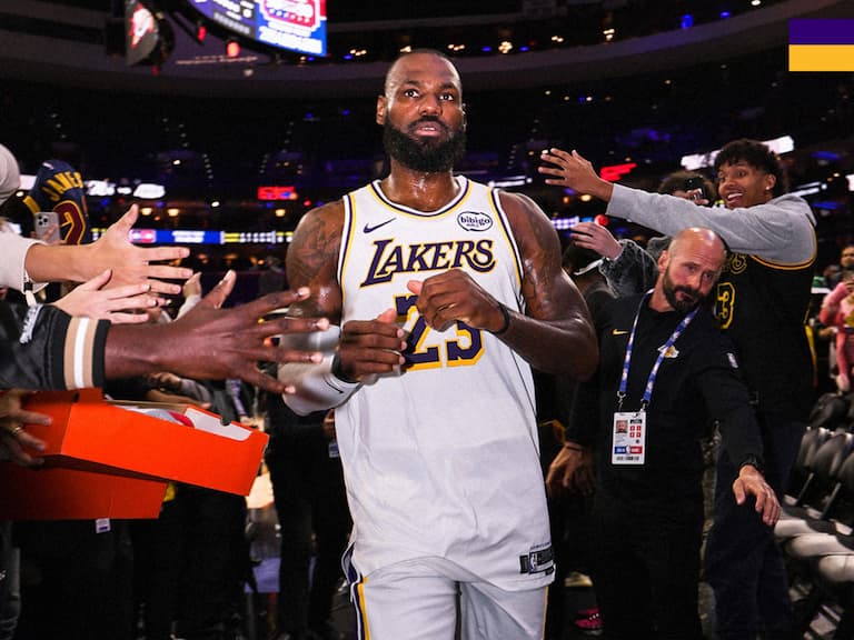 NBA／詹皇關鍵時刻連拿 10 分強勢率湖人贏球！賽後興奮「今晚我的腿感覺超棒！」