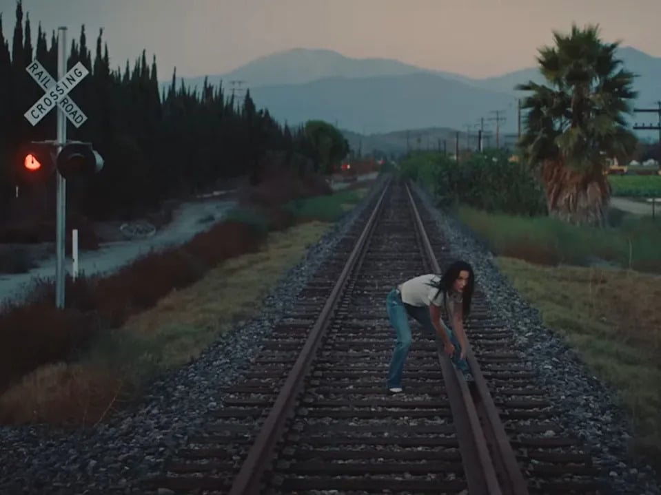 凱蒂佩芮 Katy Perry 新歌疑揭奧蘭多布魯分手真相！一句「你讓我失望」引熱議！