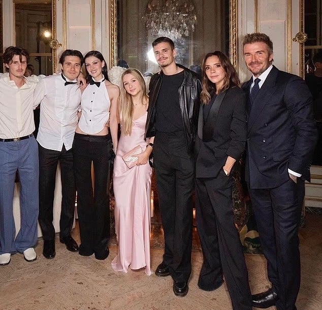 貝克漢大兒子克魯茲 Cruz Beckham 曬兄弟合照！久違同框打破不合傳言！