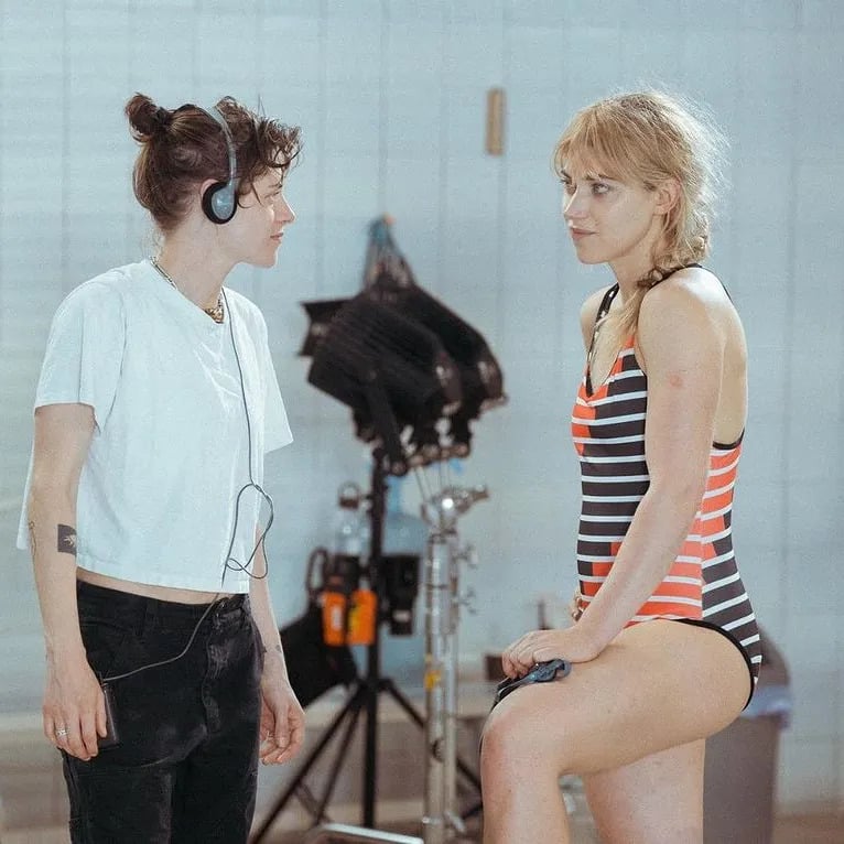 克莉絲汀史都華 Kristen Stewart 當導演！談首作《流年似水》：「後製階段好痛苦！」