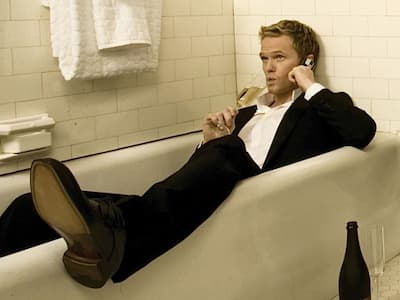 馬桶上的哲學：aka 男人的避風港，研究顯示男人一年花七小時躲廁所！