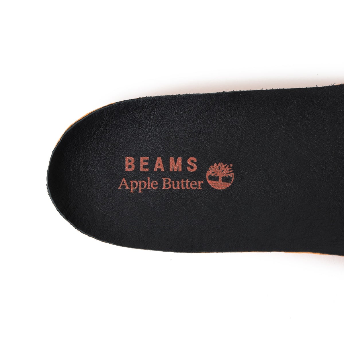 BEAMS x APPLE BUTTER STORE x Timberland 三方聯名發表！黑色皮革＋蘋果造型營造俐落精緻感！