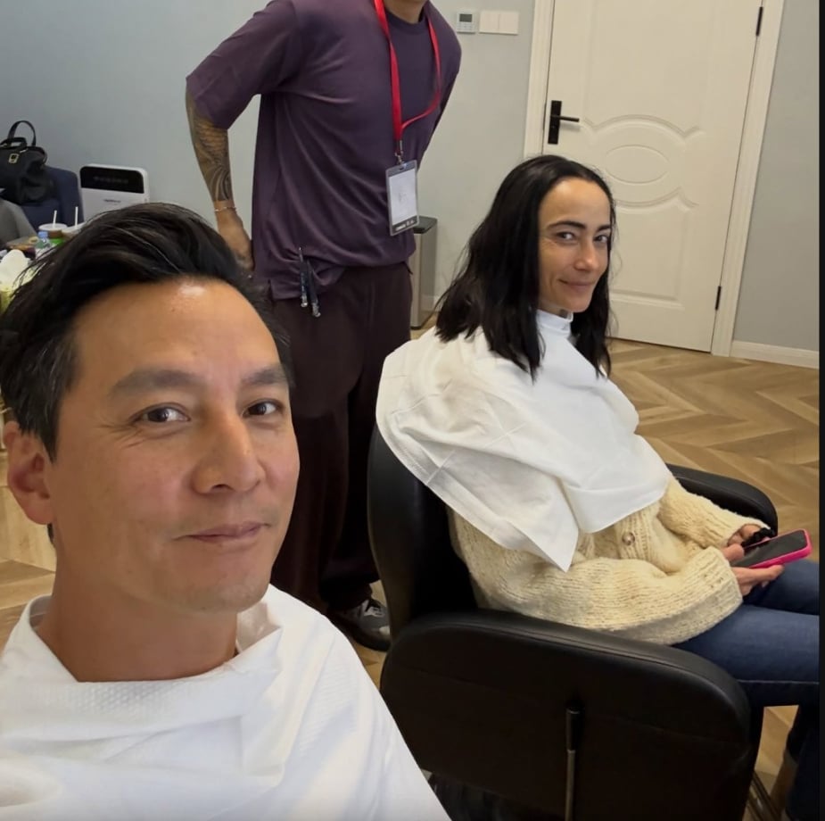 吳彥祖教老婆 Lisa S. 開賽車!「一句話」曝家庭地位!