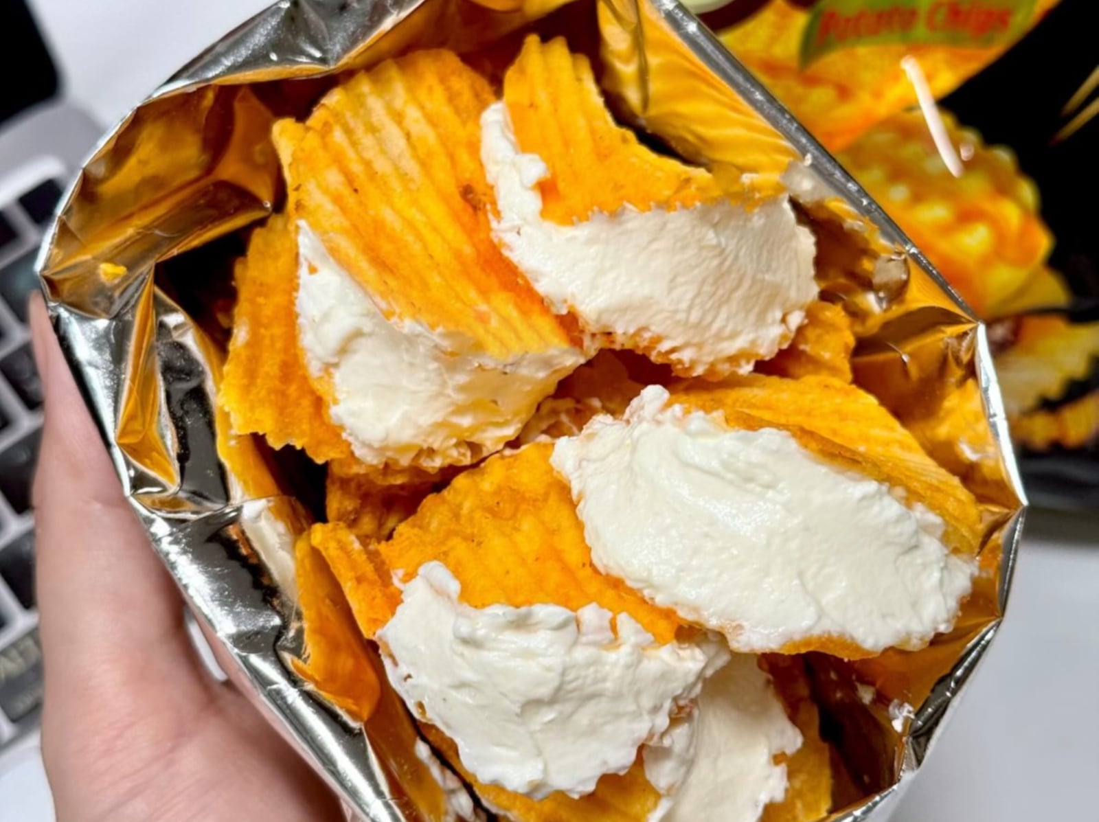 盤點 Threads 上 10 大超商美食秘笈：維也納牛奶麵包熱狗堡、布丁調酒⋯詳細做法一次看！