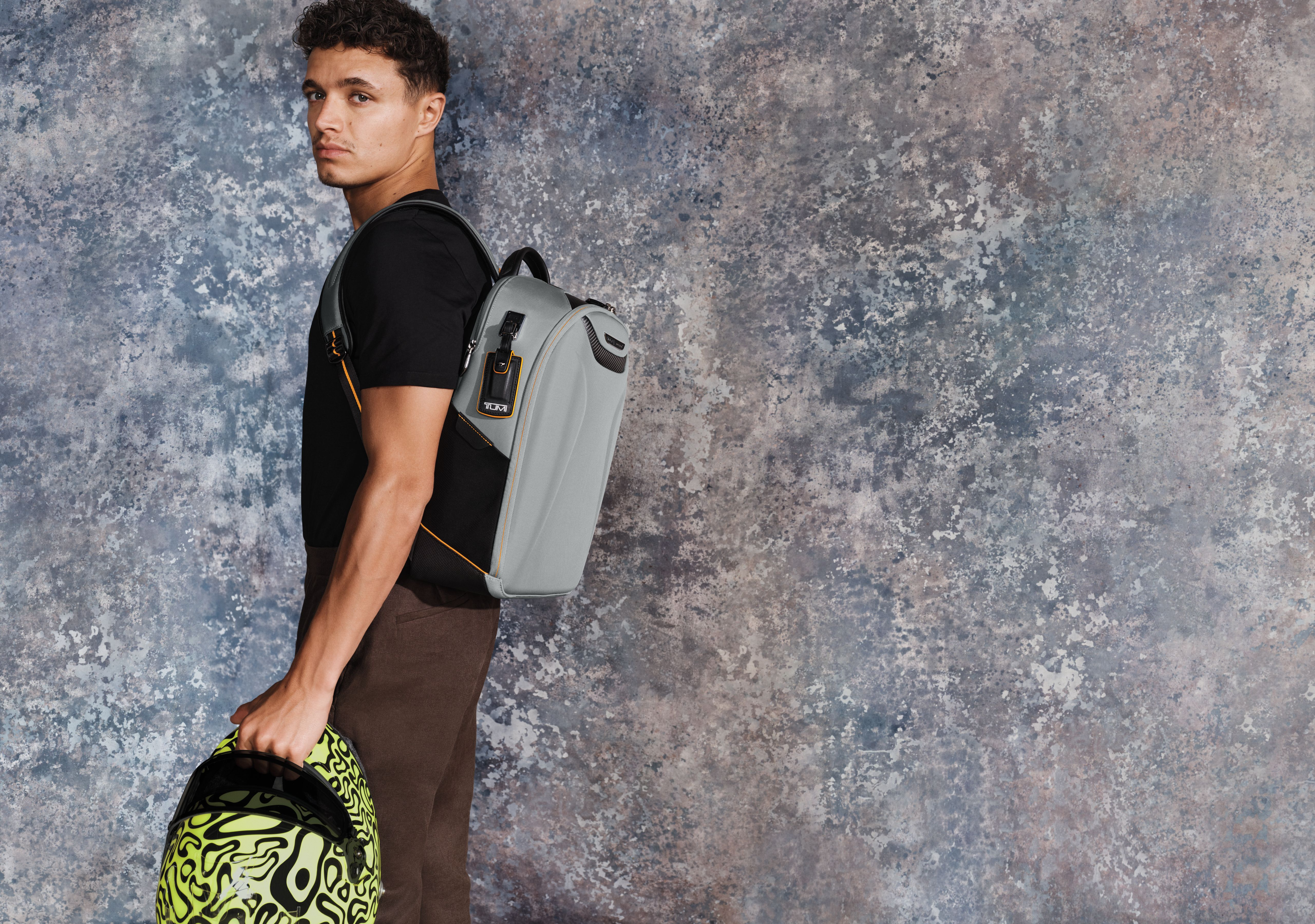Lando Norris 奪 2025 F1 世界冠軍!TUMI x McLaren 聯名冠軍款行李箱台灣限定優惠一次看!