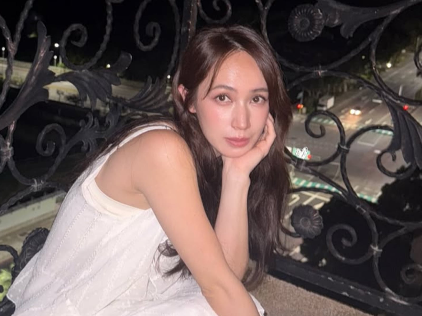 小薰遭爆料欠牙醫 14 萬遲遲不付款！經紀人急澄清：「均已結清完畢！」