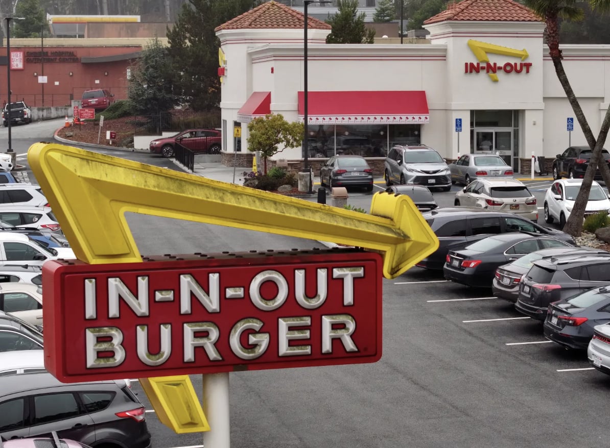 In-N-Out 漢堡刪除 67 號!「6-7」 迷因瘋傳惡作劇讓店員崩潰!