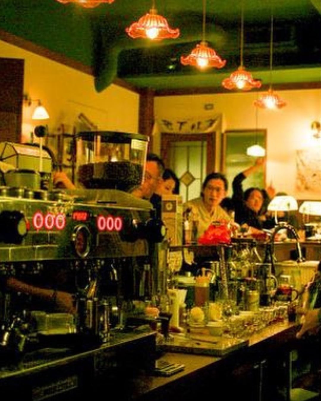 2025「8 家台北深夜咖啡廳」推薦!夜貓專屬的深夜續命好去處