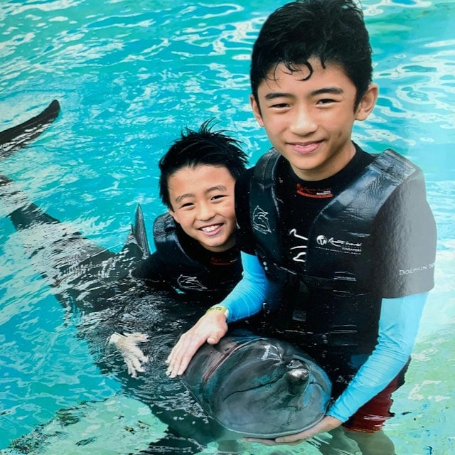 謝霆鋒、張柏芝兒子 Lucas 近照曝光!網友狂讚:「從小帥到大!」