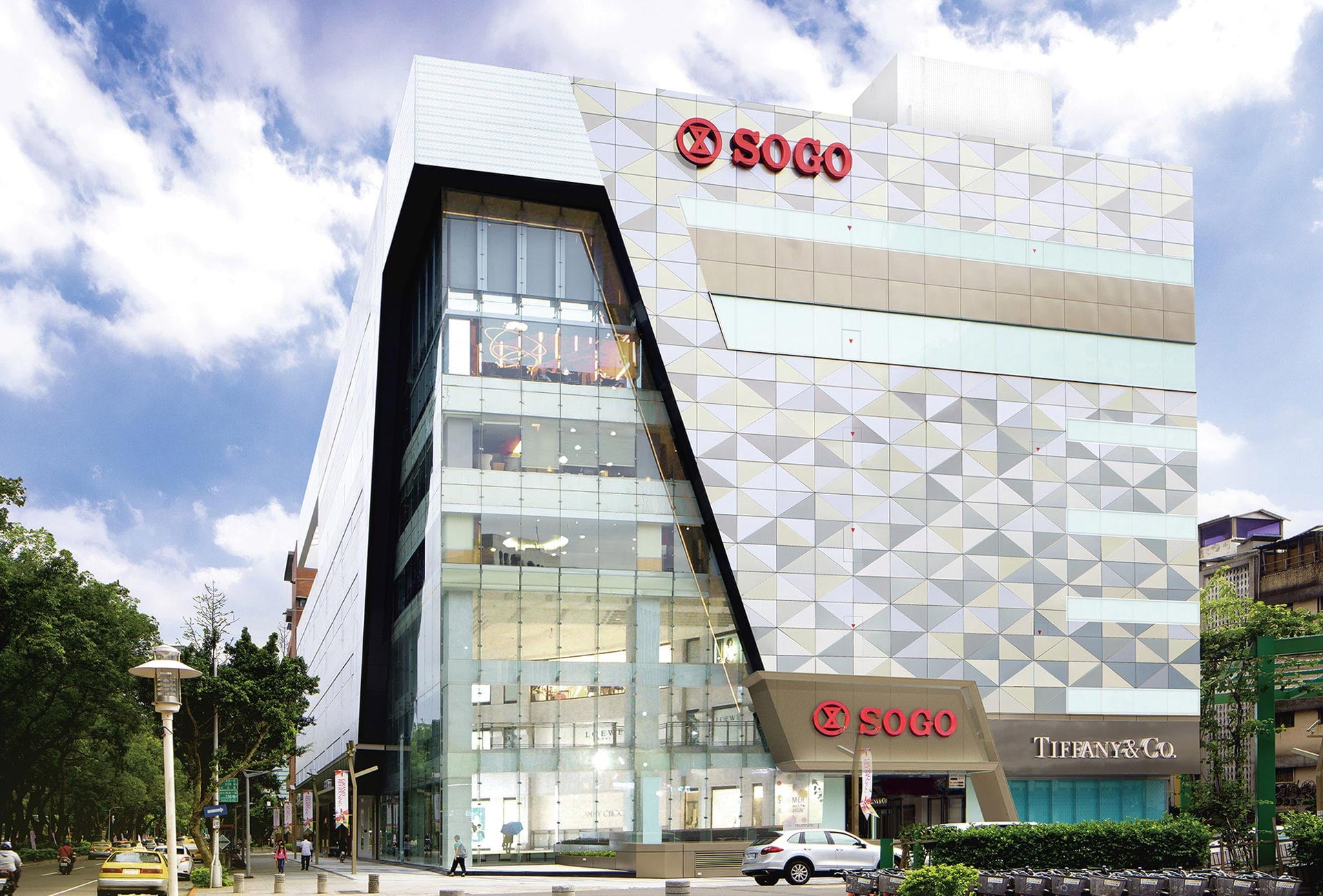 SOGO 敦化館正式熄燈!曾創 19 億營業額董事長親送最後一批客人!