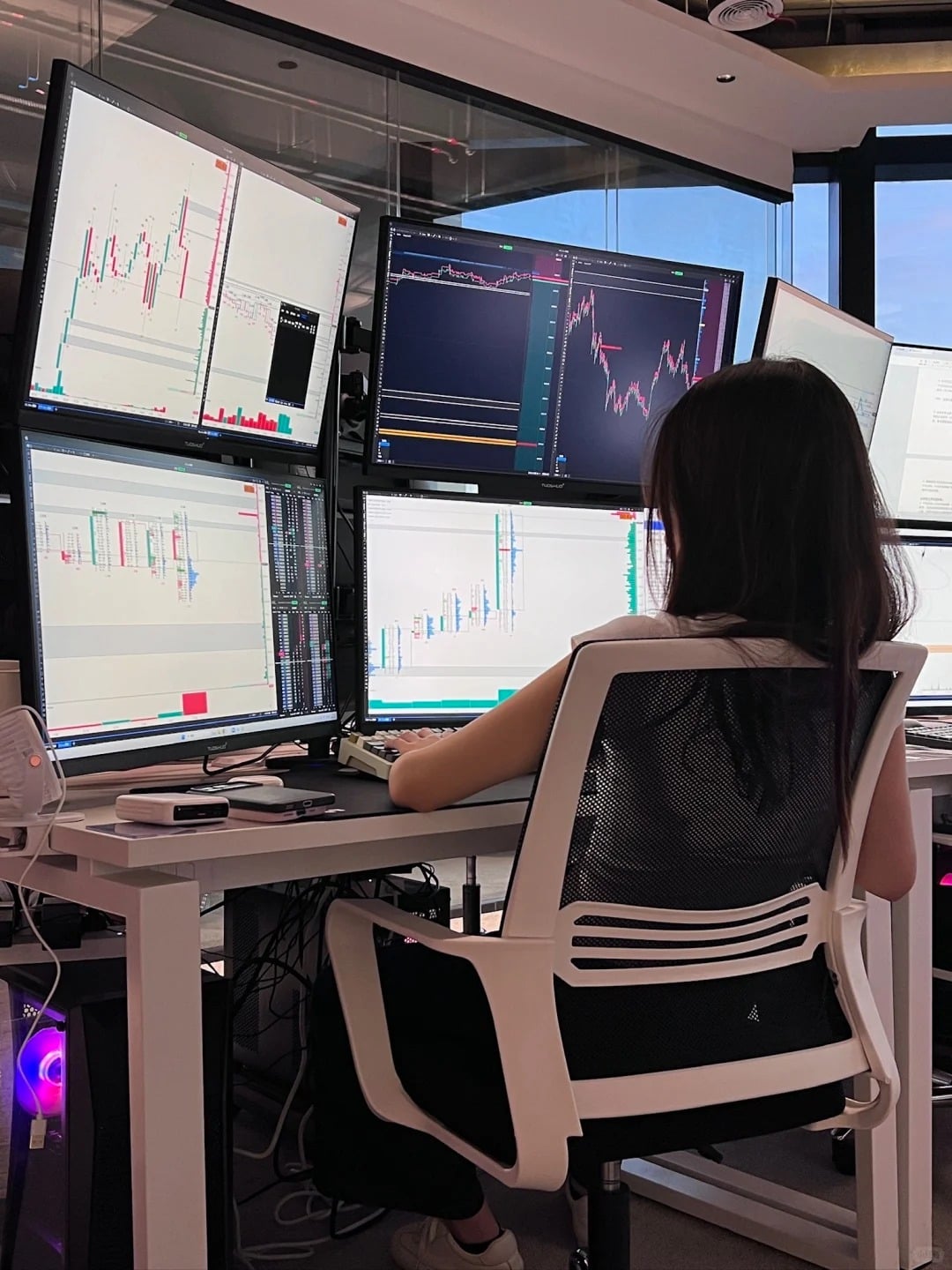 麥當勞巧克力派登台、壽司郎推出「30 元」盤、請假新制上路⋯【JUKSY 美食旅遊一週大小事】