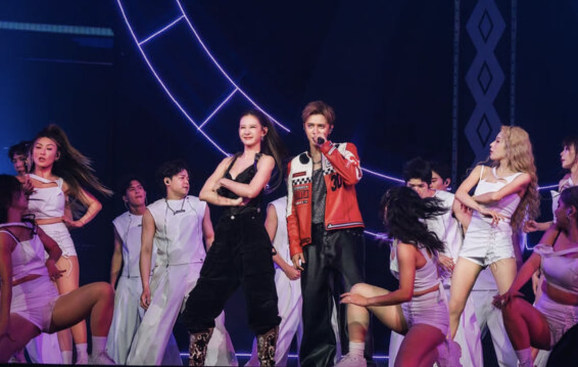 羅志祥小巨蛋演唱會砸派秀超失控!台上沖澡濕身秀腹肌!