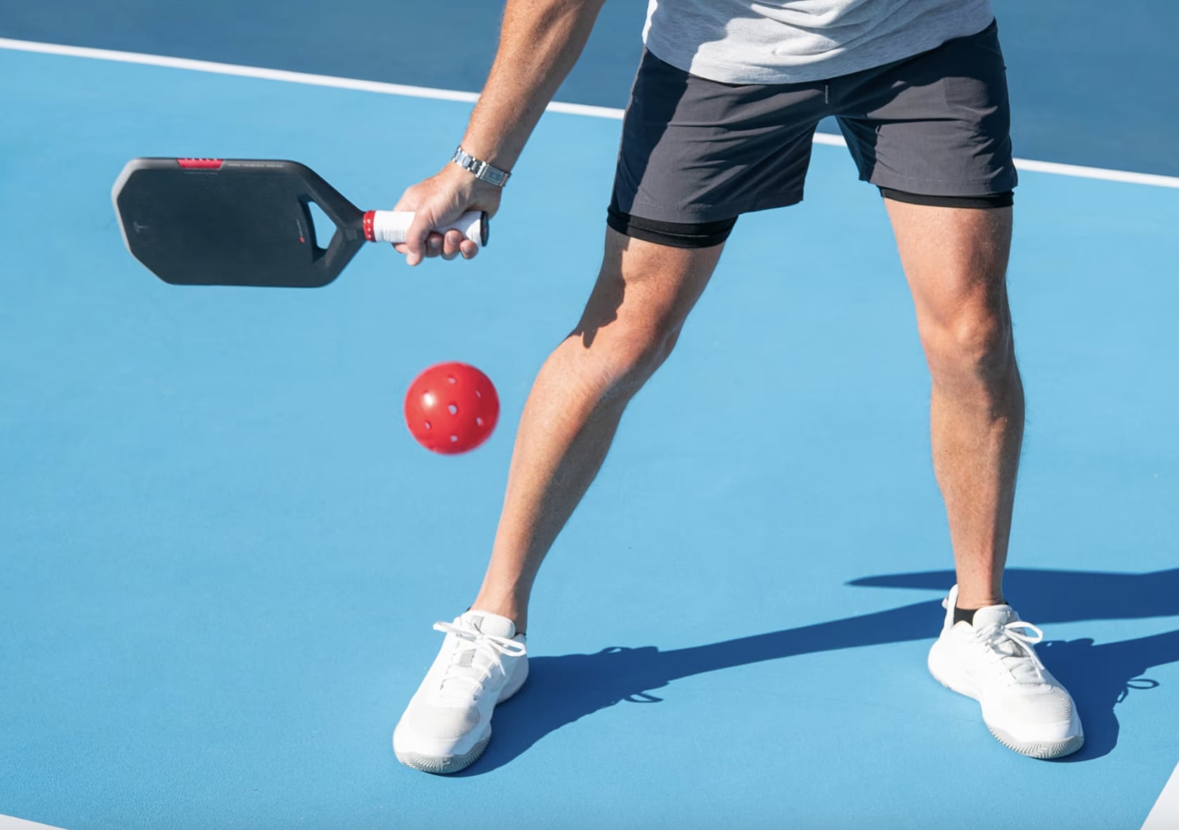 特斯拉 Tesla 推出 350 美元匹克球拍!3 小時秒殺馬斯克又不務正業了!