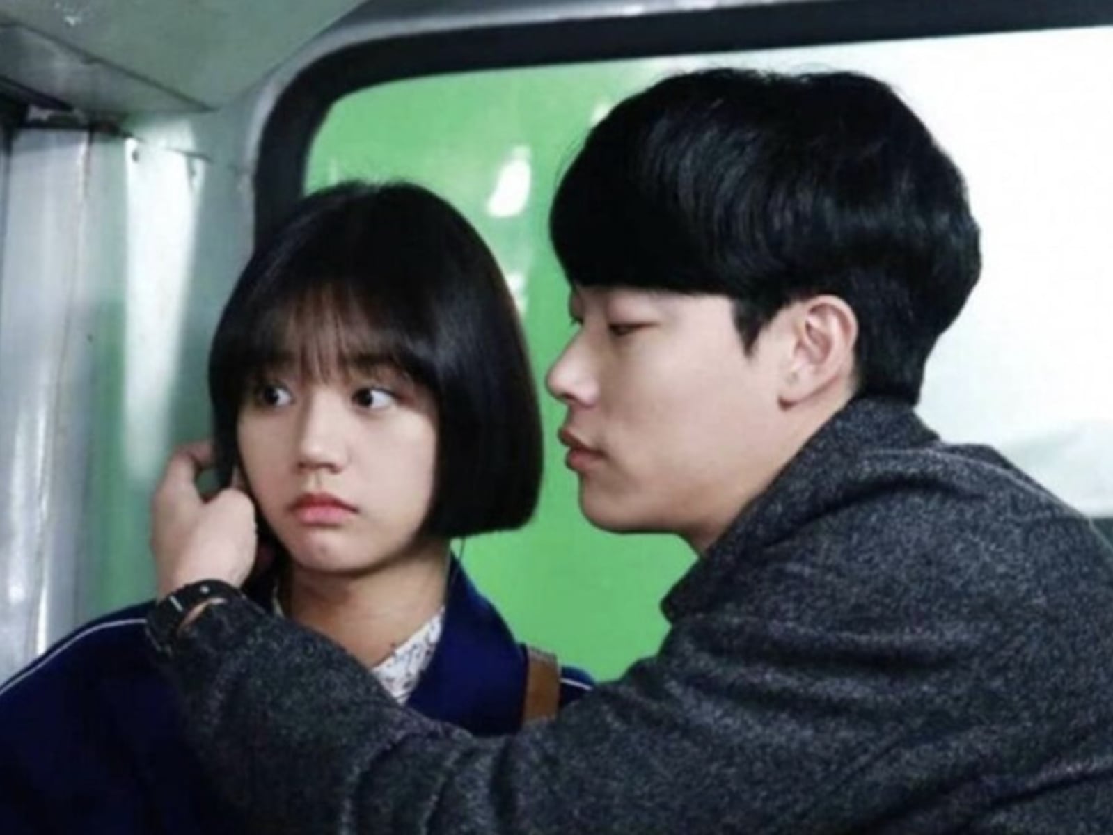 惠利、柳俊烈分手後首度合唱《請回答1988》10 週年 OST！粉絲傻眼：「有夠尷尬！」