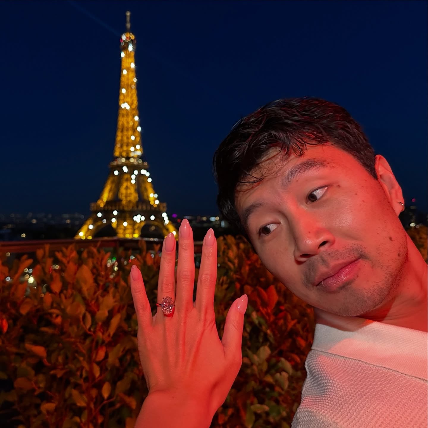 劉思慕 Simu Liu 求婚靠泰勒絲助攻！談細節：「我鼓起勇氣向老朋友般提出請求！」