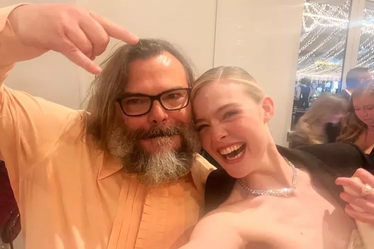 艾兒芬妮 Elle Fanning 稱傑克布萊克是「最性感的男人」！本人害羞回應超爆笑！