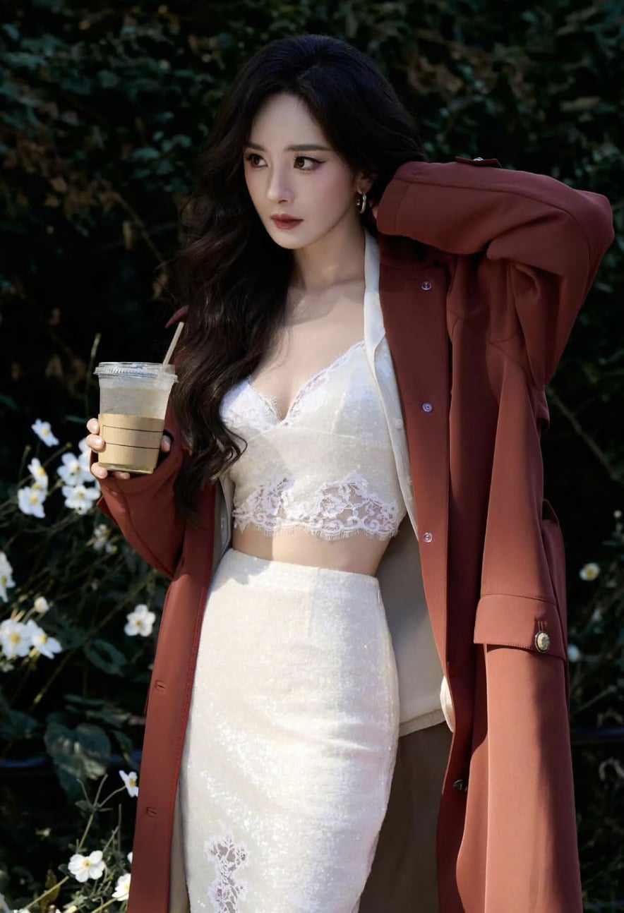 楊冪大學舊照瘋傳！厚重鐵瀏海網友讚嘆：「女神從來都是女神！」