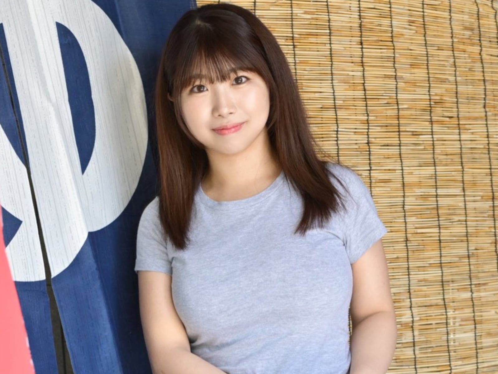 相田嗣美為澡堂櫃檯小妹，竟為好奇 AV 界下海出道！【老司J開車】