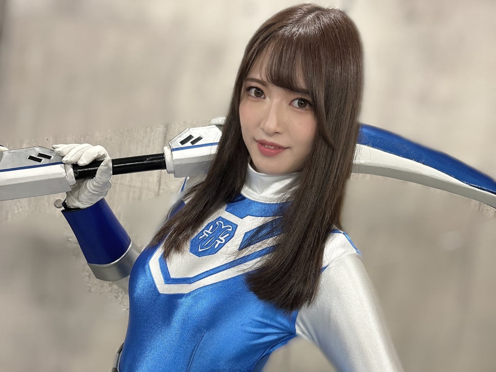 上坂芽衣出道 4 年閃電引退！昔日還原二次元、特攝作品讓人驚豔！【老司J開車】