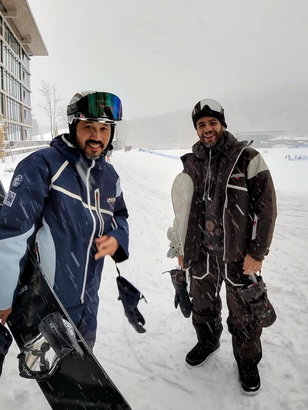 KITH × Columbia 2025 秋冬滑雪聯名曝光!Ronnie Fieg 北海道實測⋯機能與潮流完美結合!