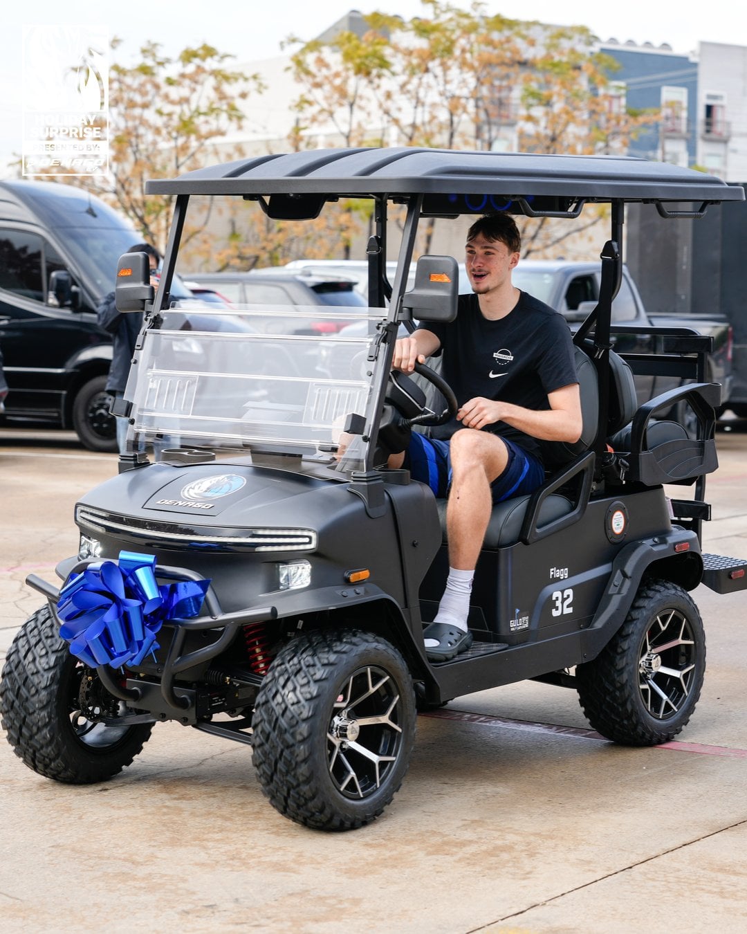 NBA/Kyrie Irving 出手超闊送全隊高爾夫球車!狀元 Flagg 暖喊:最棒的大哥!