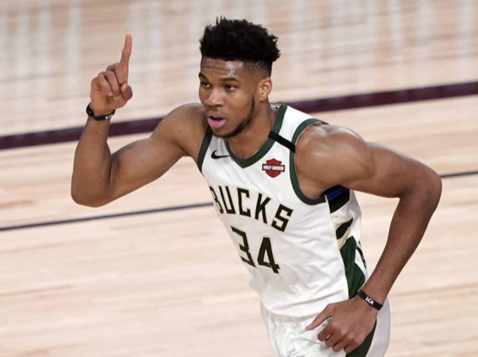 NBA／湖人保留 2026 首輪籤原因曝光！名記爆料只為交易來字母哥 Giannis！