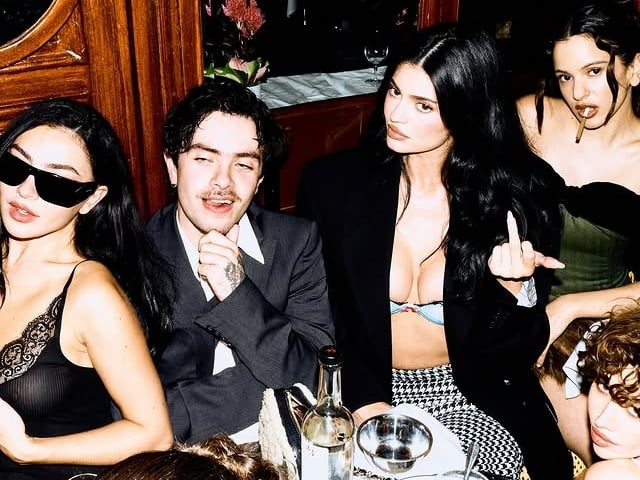 凱莉珍娜 Kylie Jenner 疑似被「甜茶」提摩西夏勒梅當公關工具！閨蜜怒批：「靠女友獲得好萊塢聲量！」