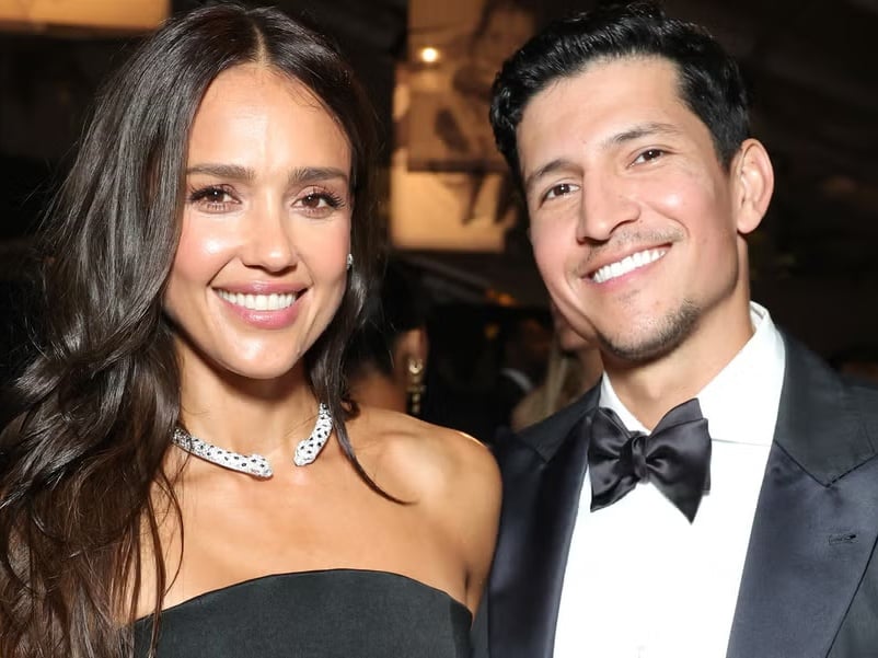 潔西卡艾芭 Jessica Alba 官宣熱戀「獵鷹」丹尼拉米瑞茲！邁阿密甜蜜約會閃瞎粉絲！