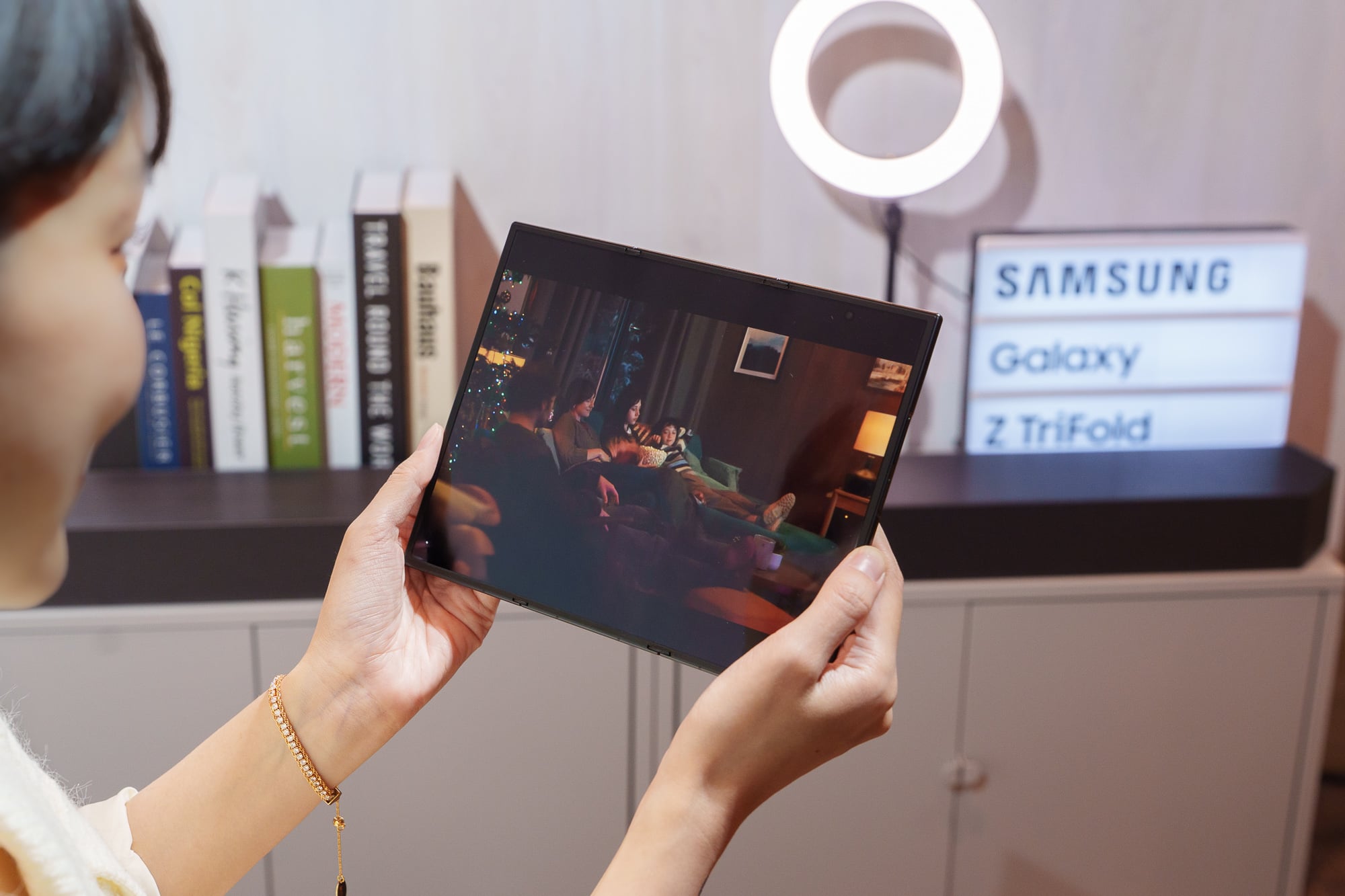 全球矚目科技逸品 三星首款三摺疊旗艦Galaxy Z TriFold在台上市