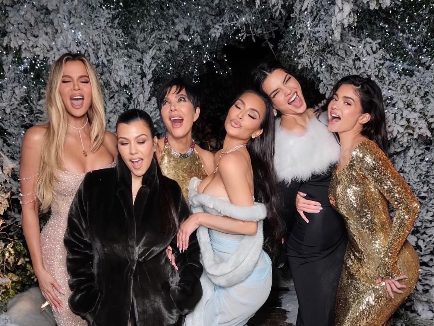 克蘿伊卡戴珊 Khloé Kardashian 親曝今年聖誕派對細節！坦言：「規模縮小不走豪宅路線！」