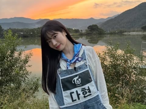 TWICE 多賢聊吻戲太官方！惠利當場吐槽：「妳是 ChatGPT 嗎？」