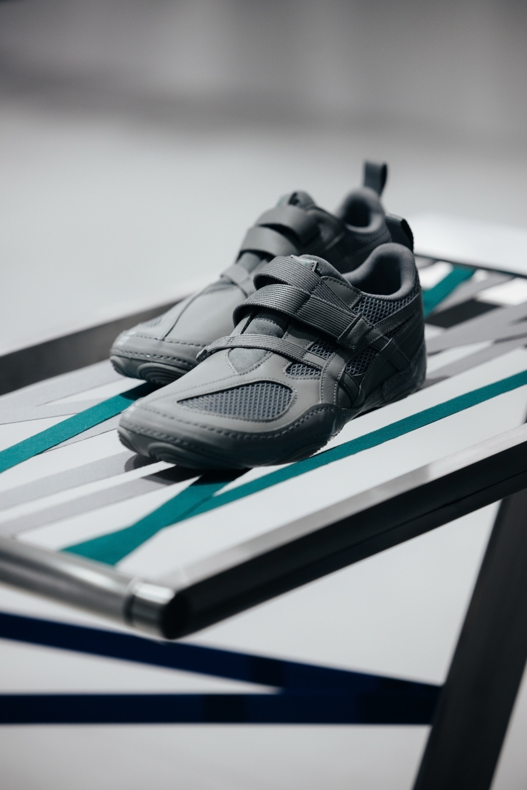 三宅一生 x ASICS 全新聯名台灣發售情報公開！以摔角鞋為主題、設計靈感竟源自「肌貼」！