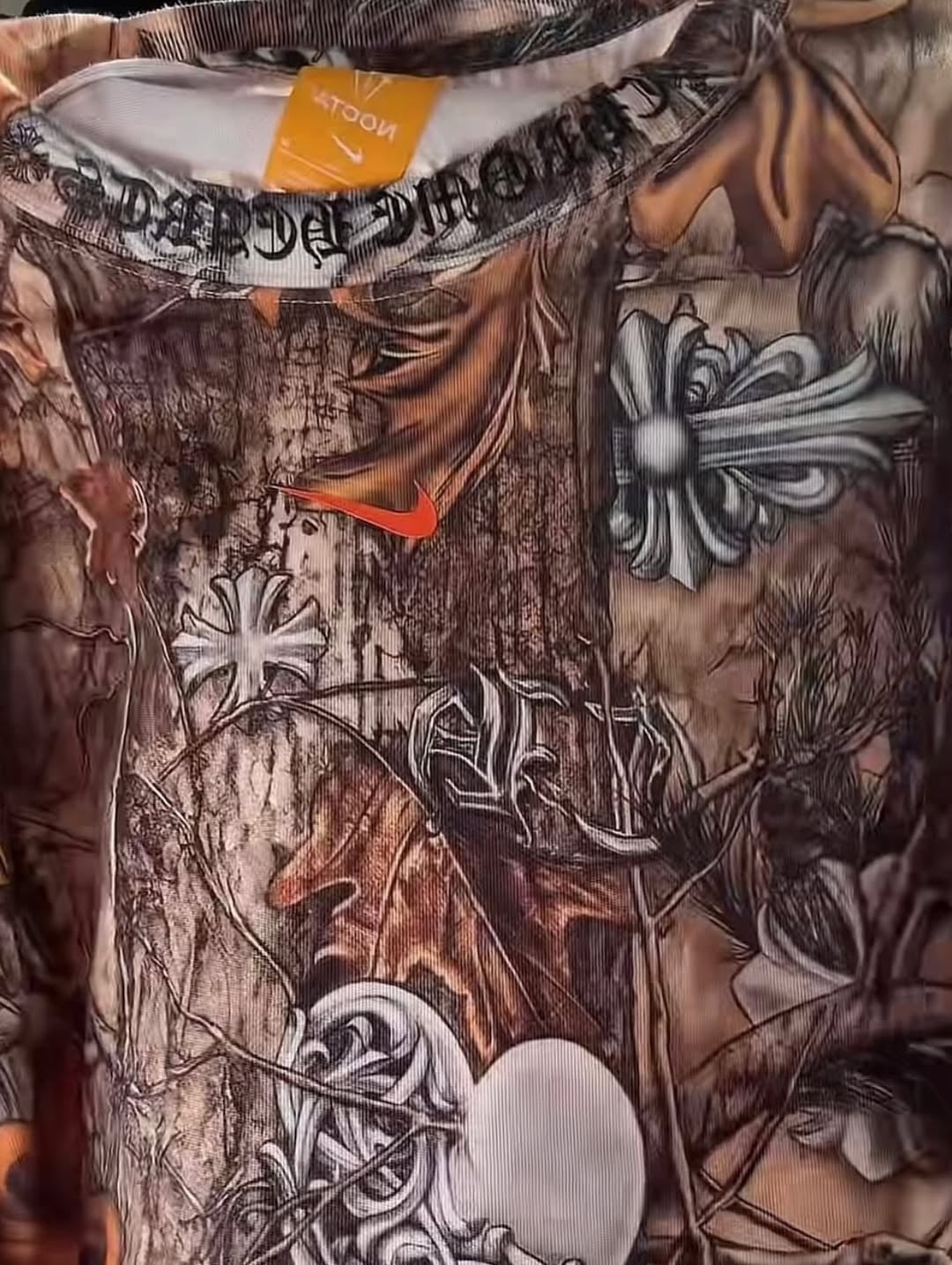 Chrome Hearts 聯手 NOCTA 無預警推出奢華聯名系列！一件羽絨外套要價 123 萬新台幣