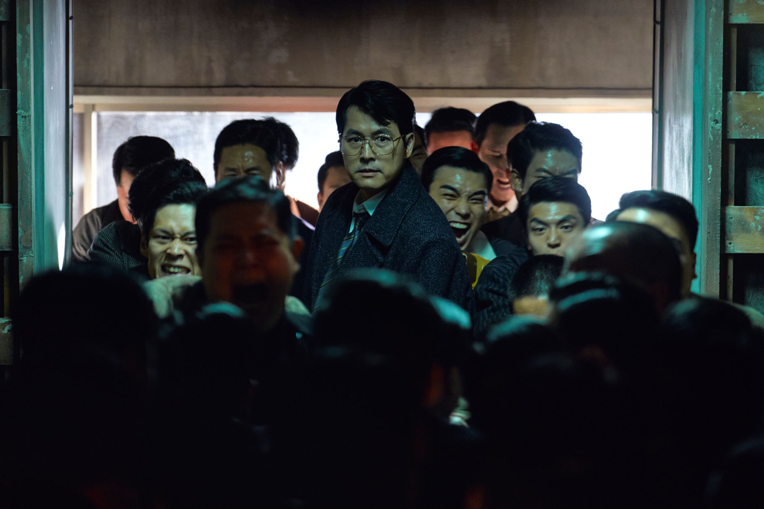 玄彬 X 鄭雨盛強強聯手的Disney+韓劇《韓國製造》，不僅鬥智鬥力，甚至還彼此鬥帥，帶來高強度對決！