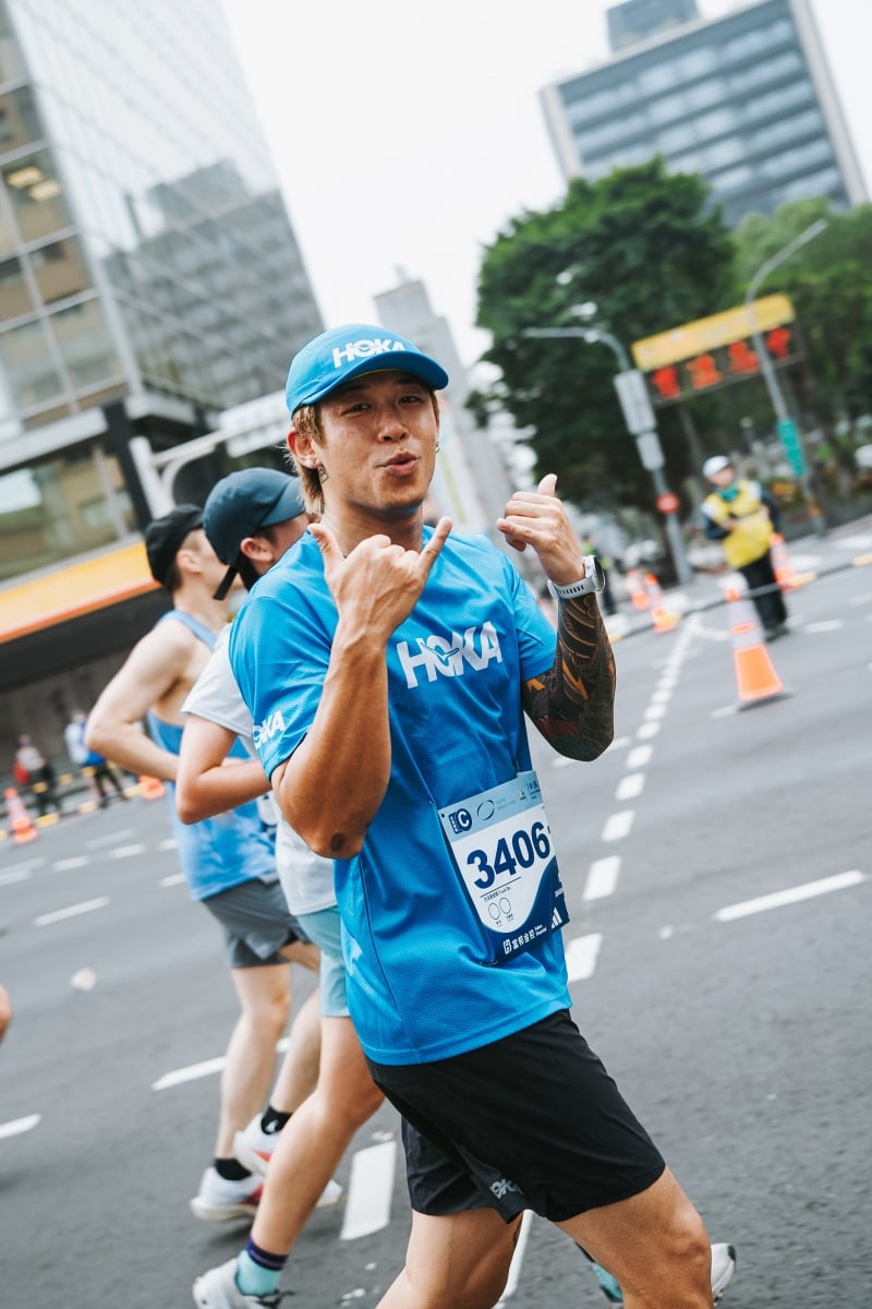 玖壹壹洋蔥、健志半馬挑戰順利完賽!HOKA 裝備助力雙雙刷新個人最佳成績!
