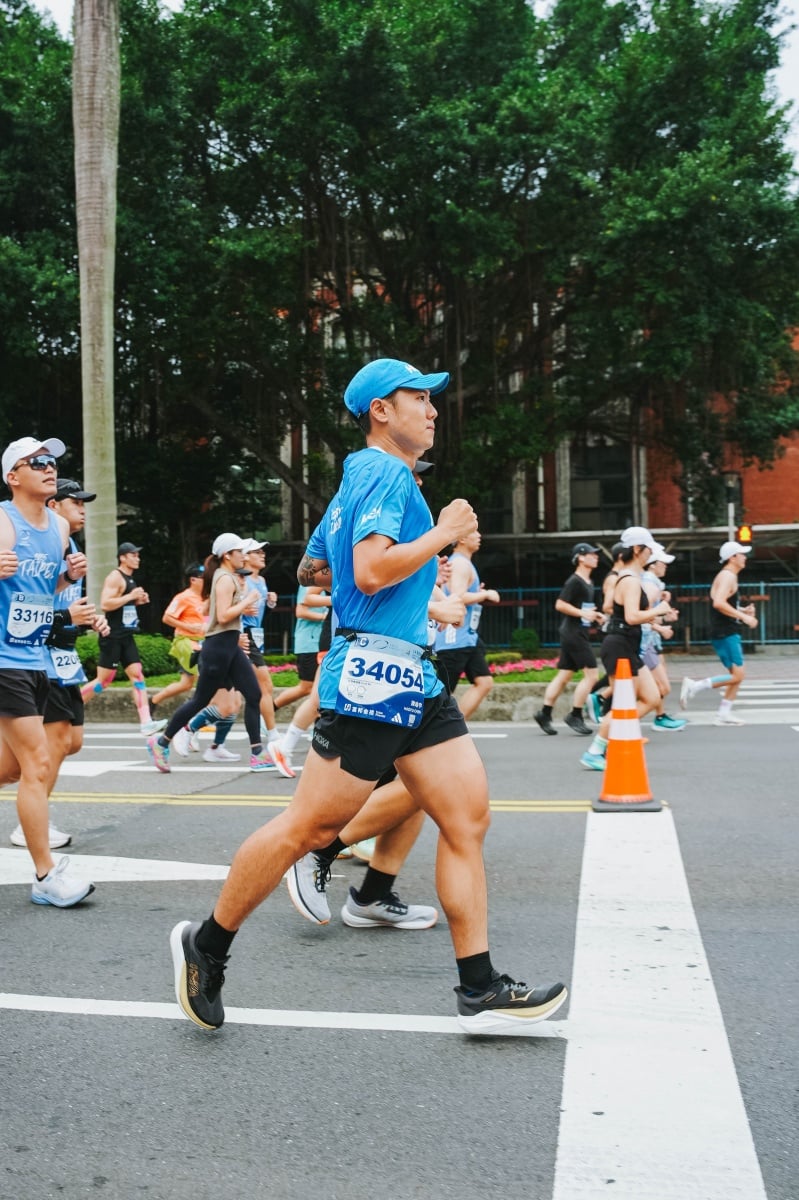 玖壹壹洋蔥、健志半馬挑戰順利完賽!HOKA 裝備助力雙雙刷新個人最佳成績!