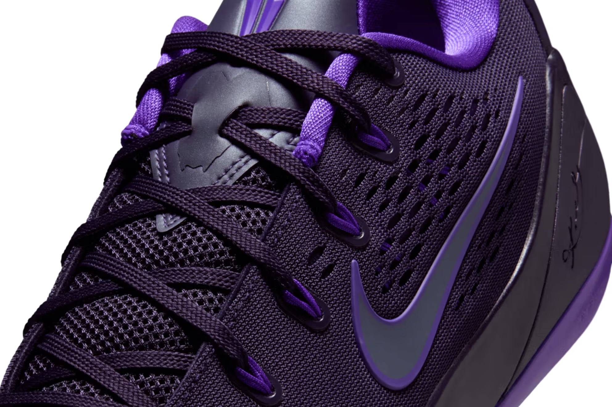 Nike Kobe 9 EM Protro「Purple Dynasty」釋出搶先看！深紫色調霸氣纏繞鞋身！