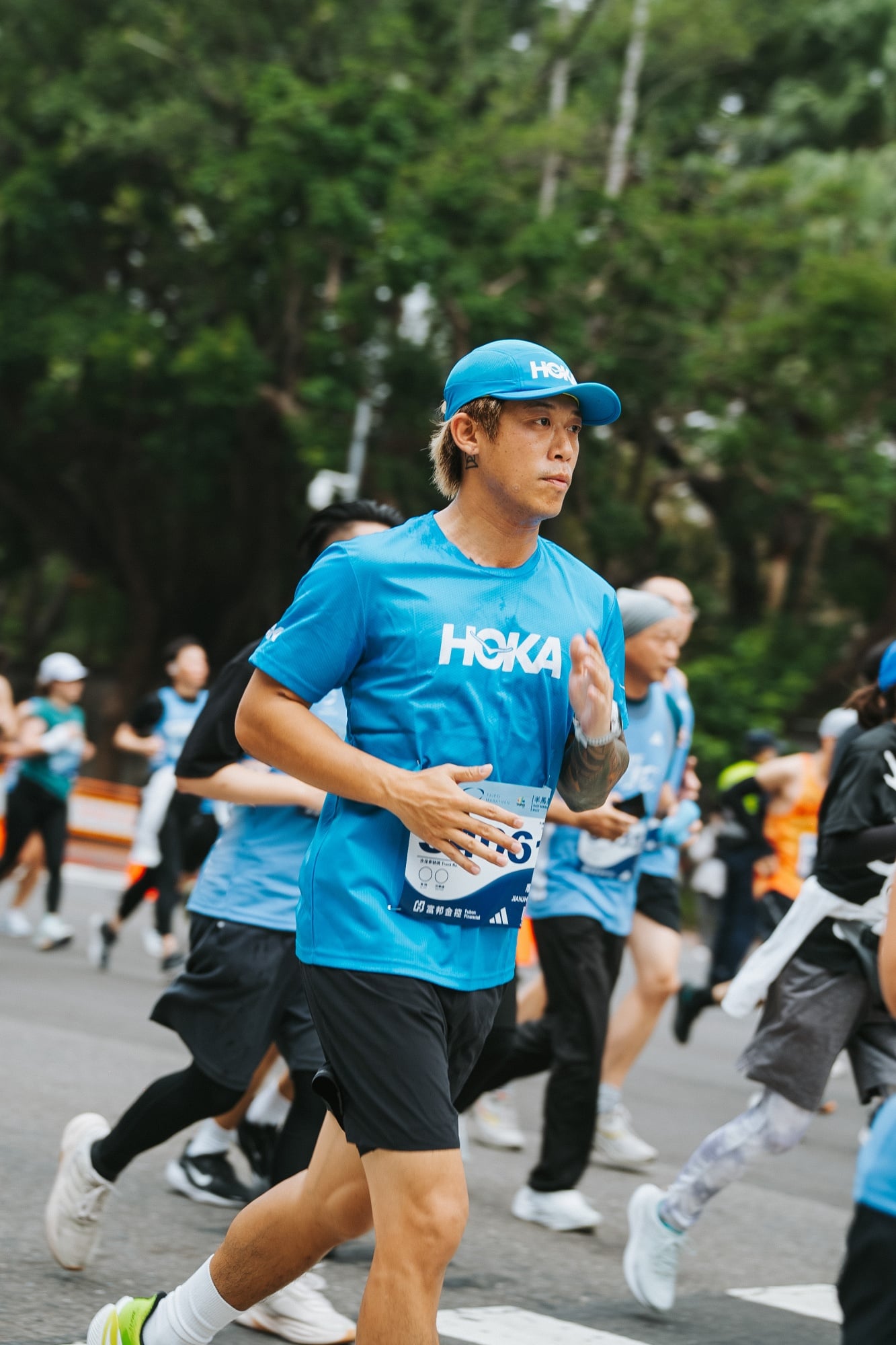 Together We Fly Higher 熱血時刻！ 玖壹壹洋蔥、健志年度馬拉松賽事順利完賽 HOKA 裝備助力 雙雙刷新個人最佳成績