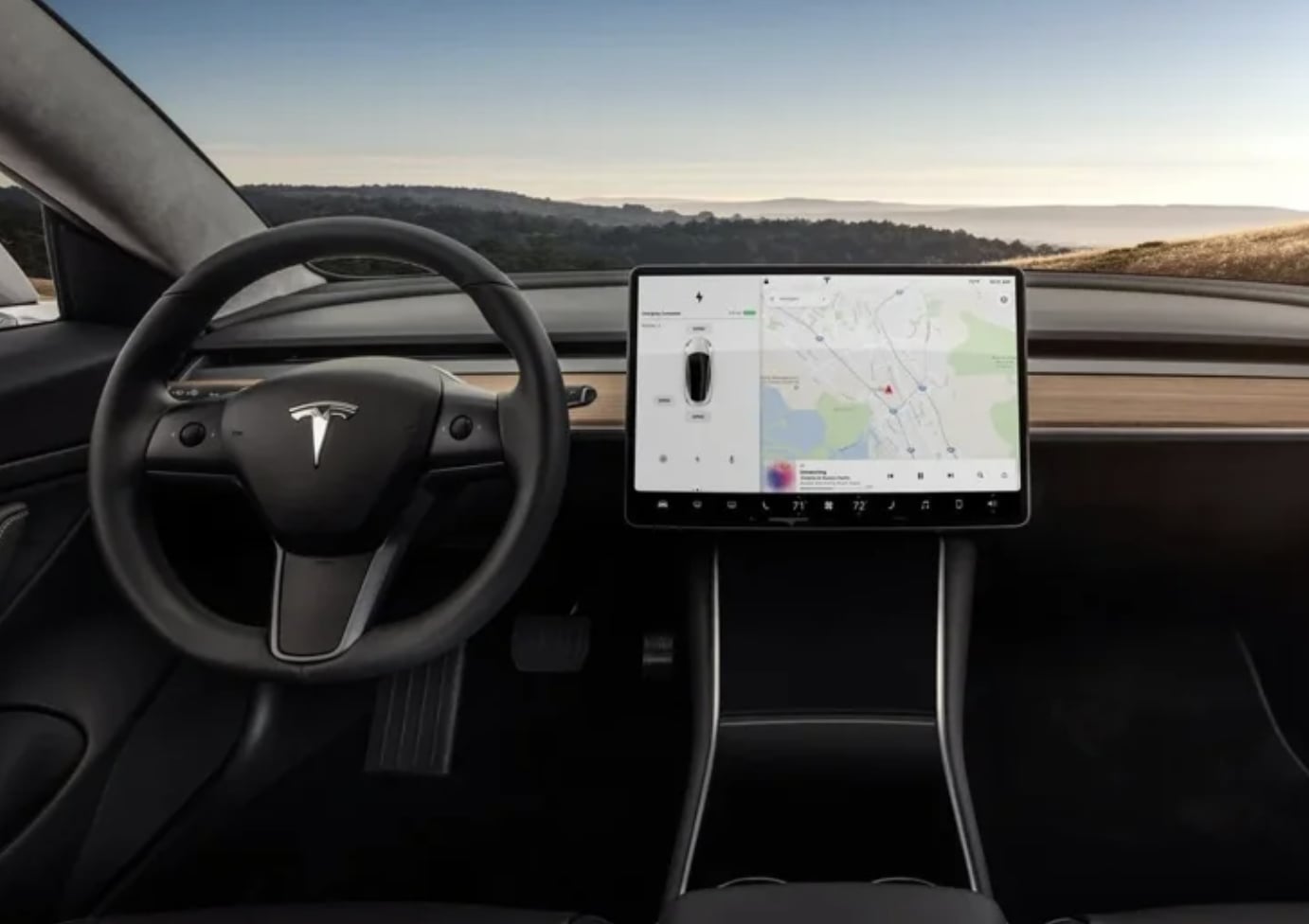 觸控螢幕讓駕駛準確度暴跌 58%！最新研究揭開車分心真相！