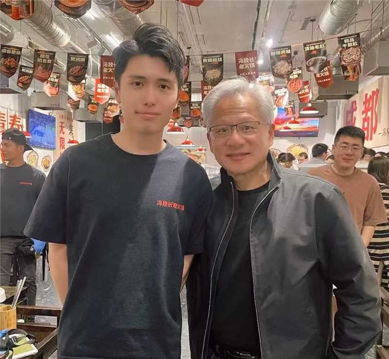 AI 教父黃仁勳也造訪！馮校長老火鍋登陸台北！開幕時間、必點菜單、訂位方式⋯一次看！