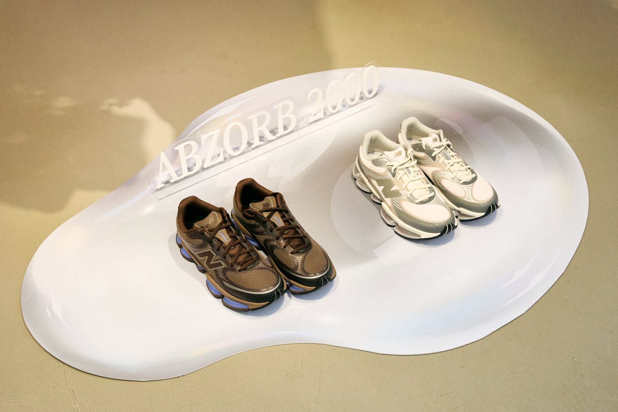 New Balance 攜手 OPMM 限時展出風格鞋款！1906Loafer、MT10O、ABZORB 2000 新色強勢登場！