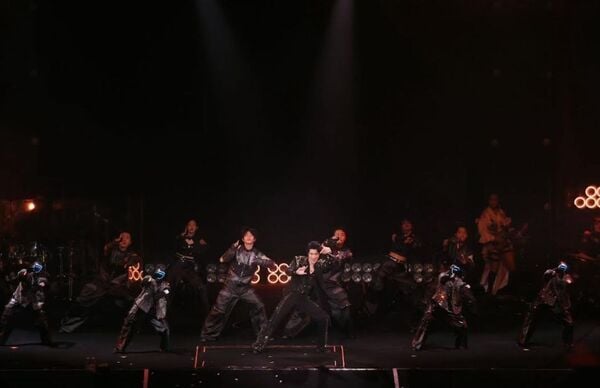 王力宏演唱會機器人共舞！馬斯克轉發直呼：「令人印象深刻！」