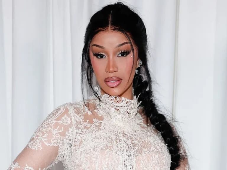Cardi B 親口認了曾拒唱聖誕歌！直言：「那是瑪麗亞凱莉的地盤！」