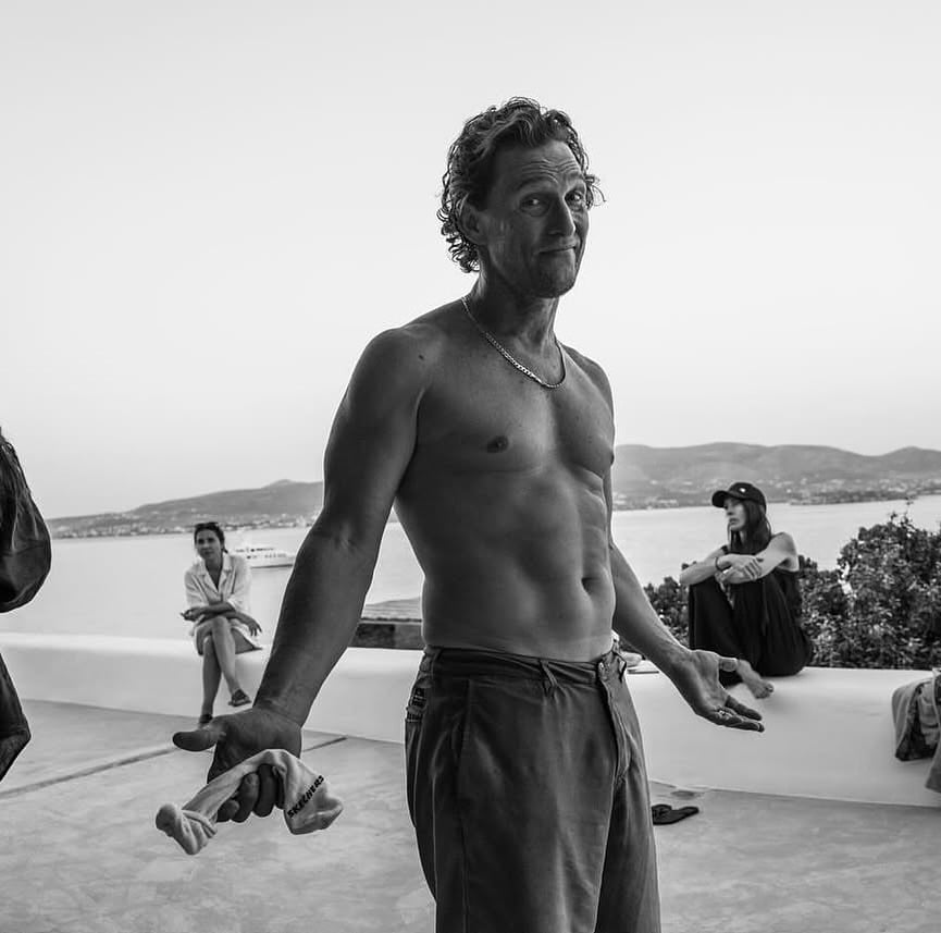 馬修麥康納身高 182 公分壯碩體態曝光！坦言：「健身從來不靠健身房！」