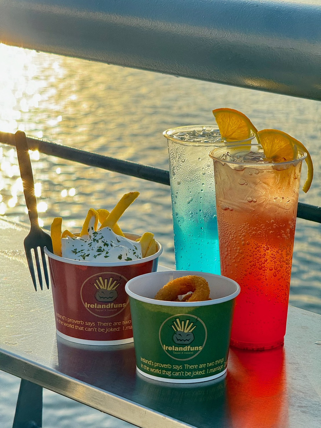 年底總是焦慮，不知道去哪裡才不無聊？——新光三越把信義的夜留到凌晨！白天吃、晚上玩、午夜續攤，陪你一路嗨到 2026！