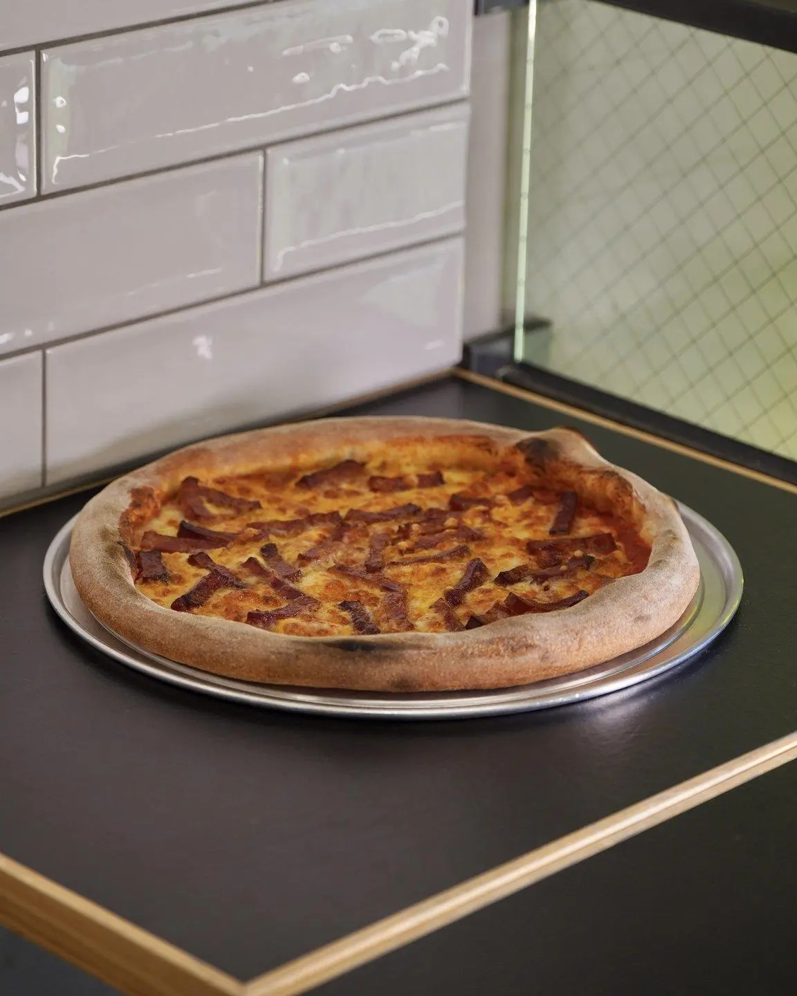 年底總是焦慮，不知道去哪裡才不無聊？——新光三越把信義的夜留到凌晨！白天吃、晚上玩、午夜續攤，陪你一路嗨到 2026！